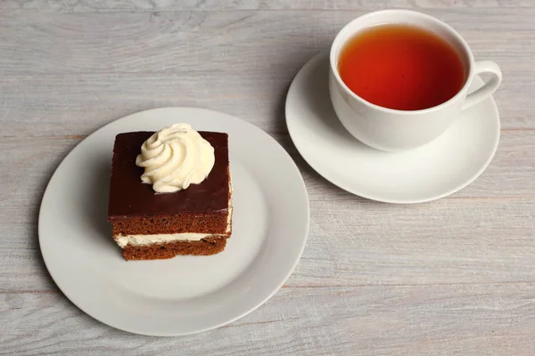 Tarte Crème Gâteau Aux Éponges Chocolat Rempli Crème Fouettée — Photo