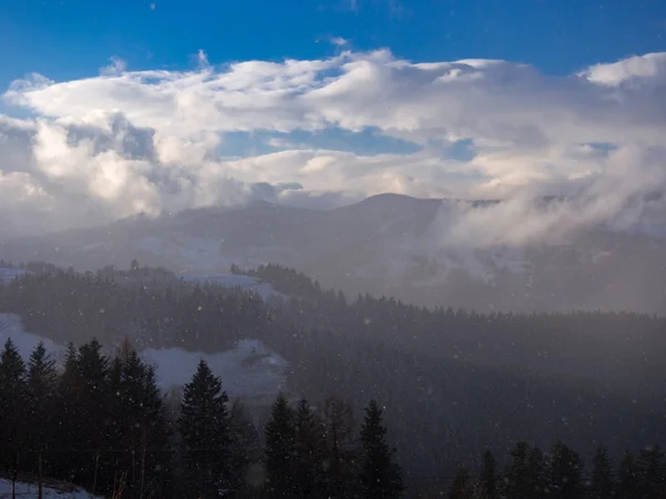 Inverno Nevasca Sobre Beskids Mountains Polônia Perto Pwiniczna Zdroj — Fotografia de Stock