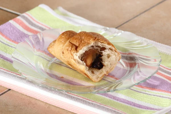 Croissant Com Recheios Amendoim Cacau — Fotografia de Stock