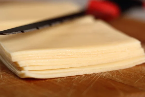 Сырные Ломтики Нож — стоковое фото