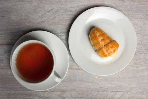 Cream Horn Med Kopp — Stockfoto