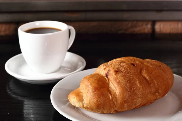 Croissant Xícara Café — Fotografia de Stock