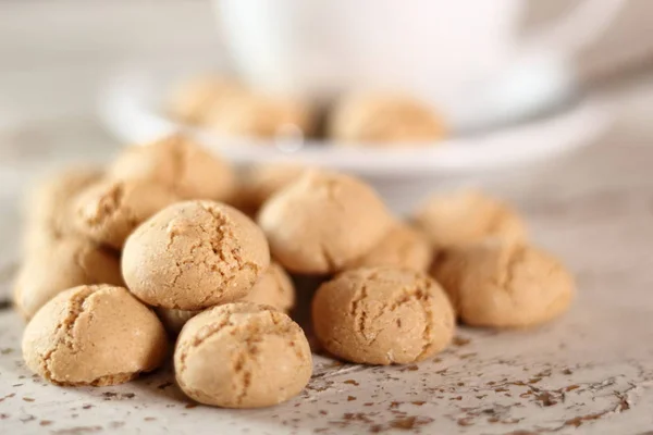 Galletas Amaretti Por Pequeña Taza Café Mesa —  Fotos de Stock