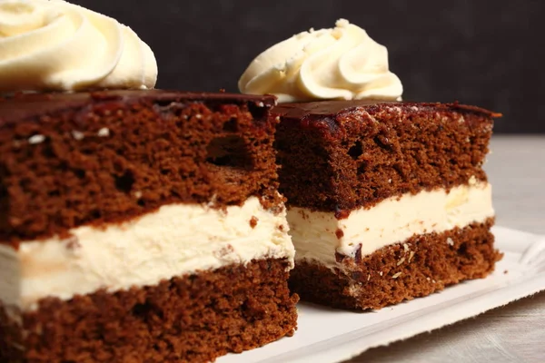 Cream Pie Chocolate Sponge Cake Filled Whipped Cream — Stock Photo, Image