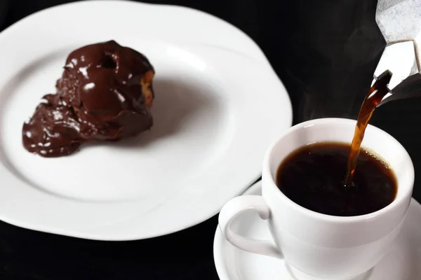 Pouring Coffee Cup Profiterole — Stock Photo, Image