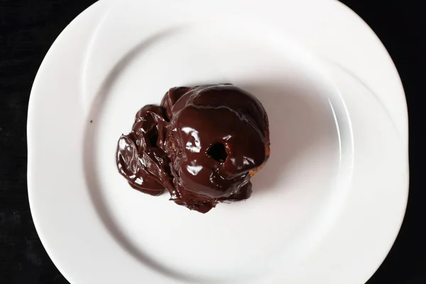 Profiterole Chocolate Ganache Frosting Choux Pastry Ball Custard Filling Chocolate — Stock Photo, Image
