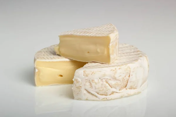 Frischer Leckerer Camembert Käse — Stockfoto