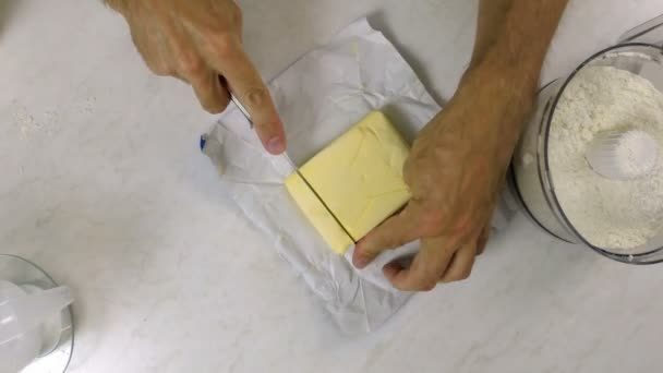 在食品加工机杯中加入黄油丁和面粉 制作柠檬马斯卡蓬馅饼 — 图库视频影像