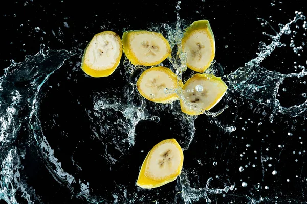 Брызги Банановой Воды Белом Фоне — стоковое фото