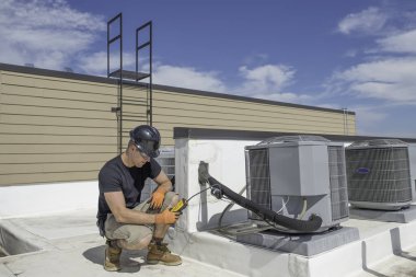 Sızıntı Dedektörü ile Hvac Tech