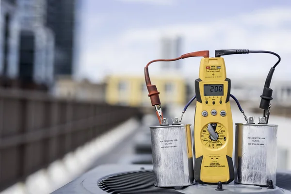 Kondansatörlerde multimetre ve çalıştırma kapasitörleri