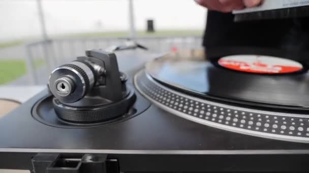 Cleaning A Vinyl Lp Record On A Turntable With Brush — Stock Video