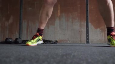 Spor Salonu Kardiyo Egzersiz, Detay Bacaklar Atlama Yılında Sporcu Atlama Egzersizleri