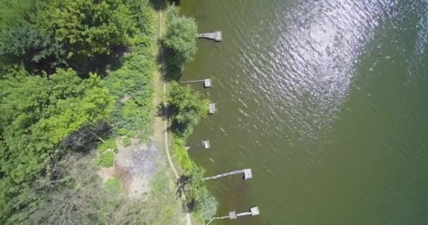 Balıkçı köprüleri Ile ülke Gölü Hava drone görünümü — Stok video