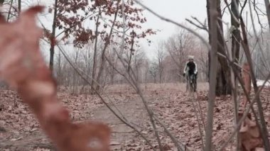 Kiev/Ukrayna-Şubat, 24 2019 Kiev cyclocross Kupası. Yarış yavaş sürme