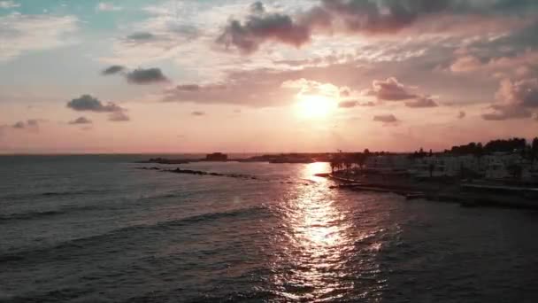 Drone vista do pôr do sol no mar Mediterrâneo — Vídeo de Stock