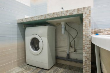 Ev yapımı kaide lavabo banyo, çamaşır makinesi için alan