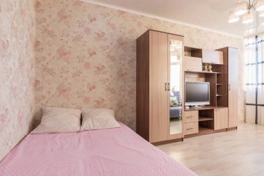 Otel odası, yatak, gardrop, Tv iç