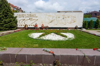 Anapa, Rusya-13 Mayıs 2019:45 Sovyet askerleri, Anapa, Lenin ve Sovyet caddelerinin kesiştiği toplu mezar. Rusya