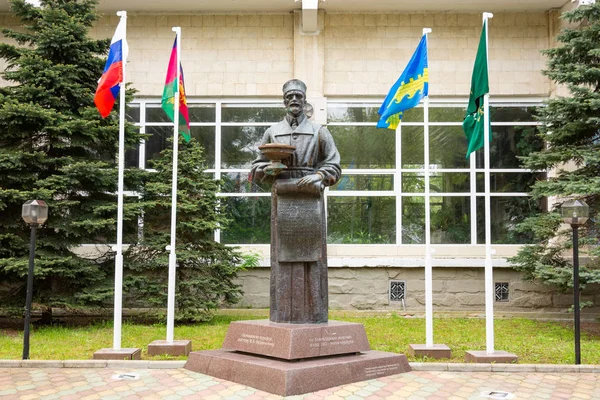 Anapa, Russia - May 13, 2019: Monument V.A. Budzinsky, located at the sanatorium "Kuban" in Anapa, Russia. Sculptor V.P. Polyakov, architect Yu.V. Yusin — Stock Photo, Image