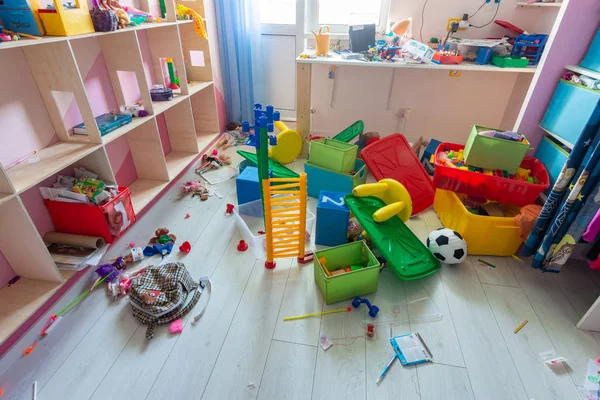 Anapa, Russia - August 8, 2019: mess in the children's room, scattered toys, boxes on the floor — Stock Photo, Image