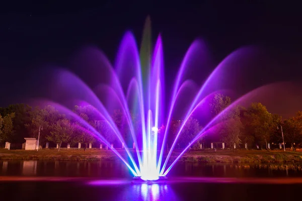 An fountain on the water in the center of the Anapka river bed, Anapa resort city — Stock Photo, Image