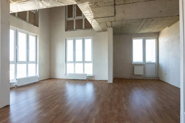 Генеральный план большой двухэтажной комнаты в квартире — стоковое фото