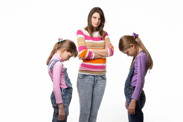 Mom Scolded Her Daughters Ashamed — Stock Photo, Image