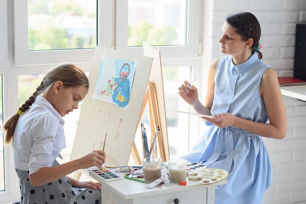 Mamá Pizarra Son Aficionados Pintura Dibujar Sentado Junto Ventana Fin —  Fotos de Stock
