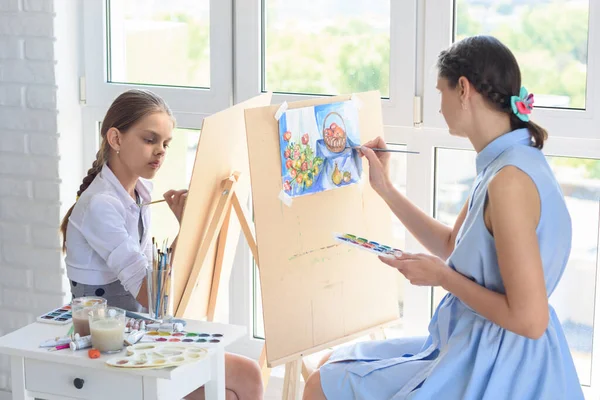 Family Draws Window Each Has Its Own Easel — Stock Photo, Image