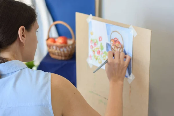 Beginnende Kunstenaar Probeert Stilleven Studio Schilderen — Stockfoto