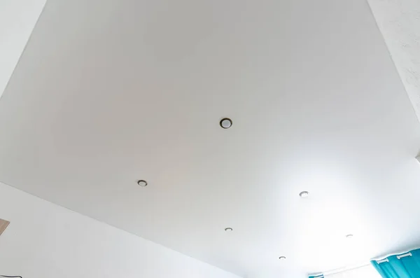 Fragment Room Interior White Matte Stretch Ceiling Series Spotlights — Stock Photo, Image