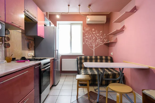 Interesante Cocina Pequeño Apartamento Estudio — Foto de Stock