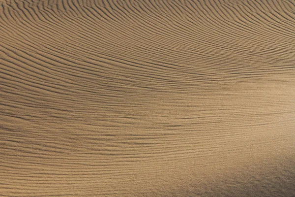 Shadows of wind marks in the sand of the dunes — Stock Photo, Image