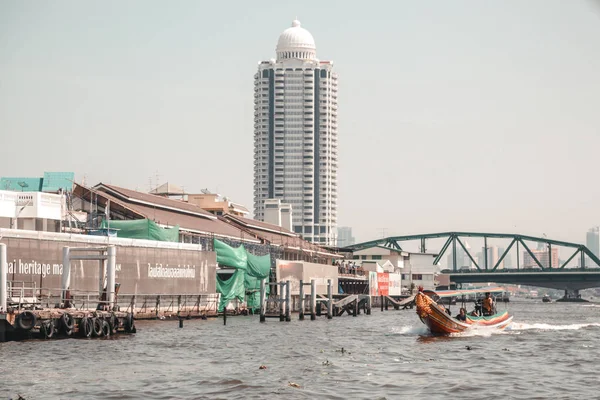 Boat People Passing Bridge Tall Building Thailand — Stock Photo, Image