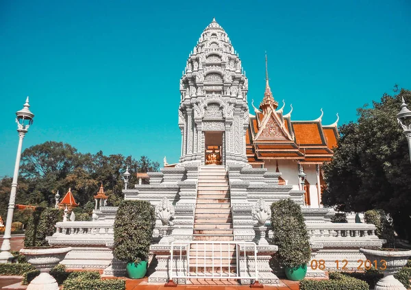 Lange Tempel Met Stappen Uit Oosterse Cultuur Cambodja — Stockfoto