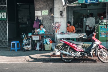 sokak terzi komşubangkok ile iletişim kurar