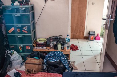 Endonezya 'daki odanın bakımı 