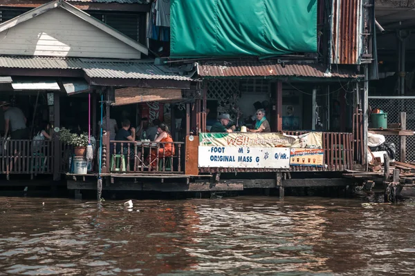 Restaurant Bord Rivière Avec Peuple Bangkok — Photo