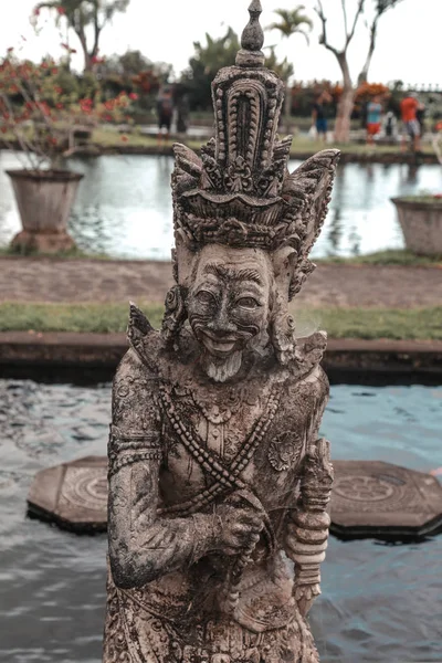 Oude Verweerde Religieuze Standbeeld Bali — Stockfoto