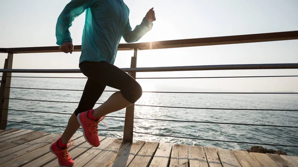 Sporty Fitness Female Runner Running Seaside Boardwalk Sunrise — Stock Photo, Image