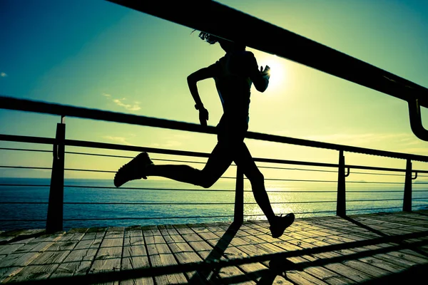 Deportivo Joven Fitness Mujer Corriendo Costa — Foto de Stock