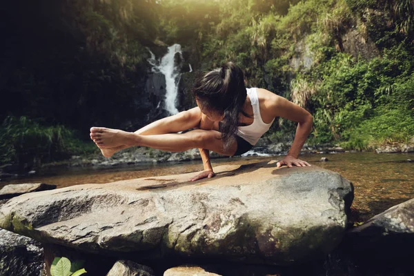 Young Woman Practicing Yoga Waterfall Tropical Forest — Stock Photo, Image