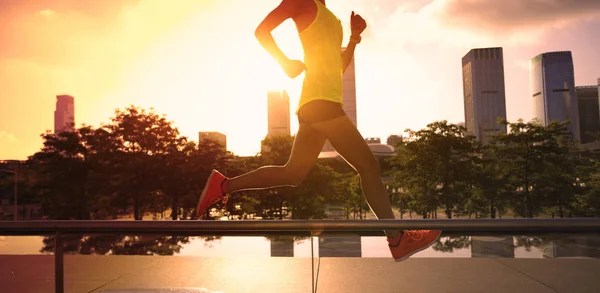 Healthy Lifestyle Fitness Woman Runner Running Sunrise City — Stock Photo, Image