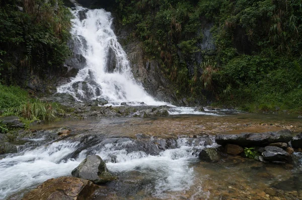 Luchtfoto Van Waterval Het Tropische Regenwoud Bergen — Stockfoto