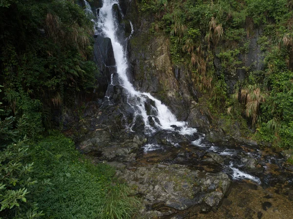Letecký Pohled Vodopád Pohoří Tropický Deštný Prales — Stock fotografie