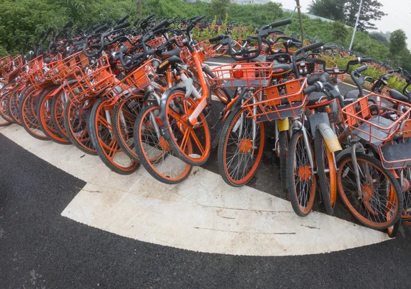Shenzhen Guangdong Κίνα Αυγούστου 2018 Εγκαταλειφθεί Κοινόχρηστα Ποδήλατα Στην Κίνα — Φωτογραφία Αρχείου