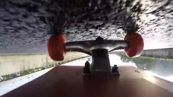 Primo Piano Testa Giù Filmato Skateboard Equitazione Strada Asfaltata Urbana — Video Stock