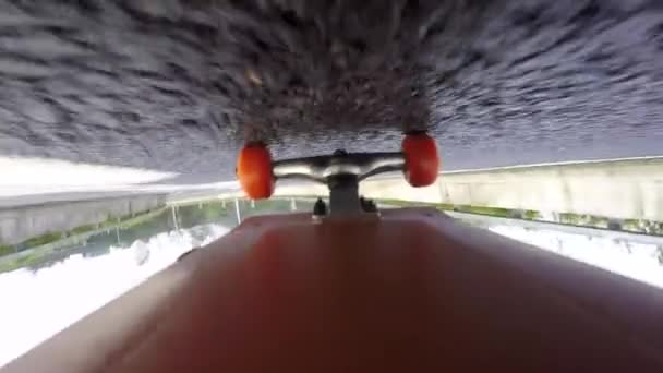 Primo Piano Testa Giù Filmato Skateboard Equitazione Strada Asfaltata Urbana — Video Stock