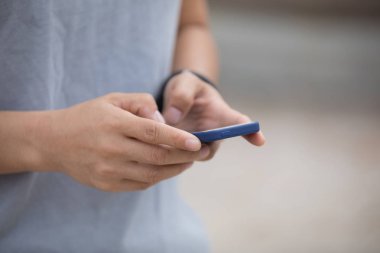 Martphone yaşayan kullanarak eller